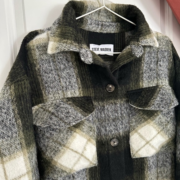 Steve Madden ◡̈ Oversized Flannel Plaid Chloe Shacket NWOT - Picture 3 of 13